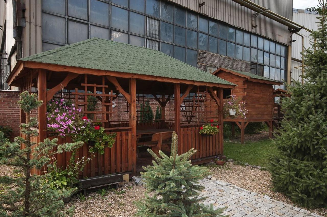 Hotel Restauracja Pod Parowozem Островець-Свентокшиський Екстер'єр фото