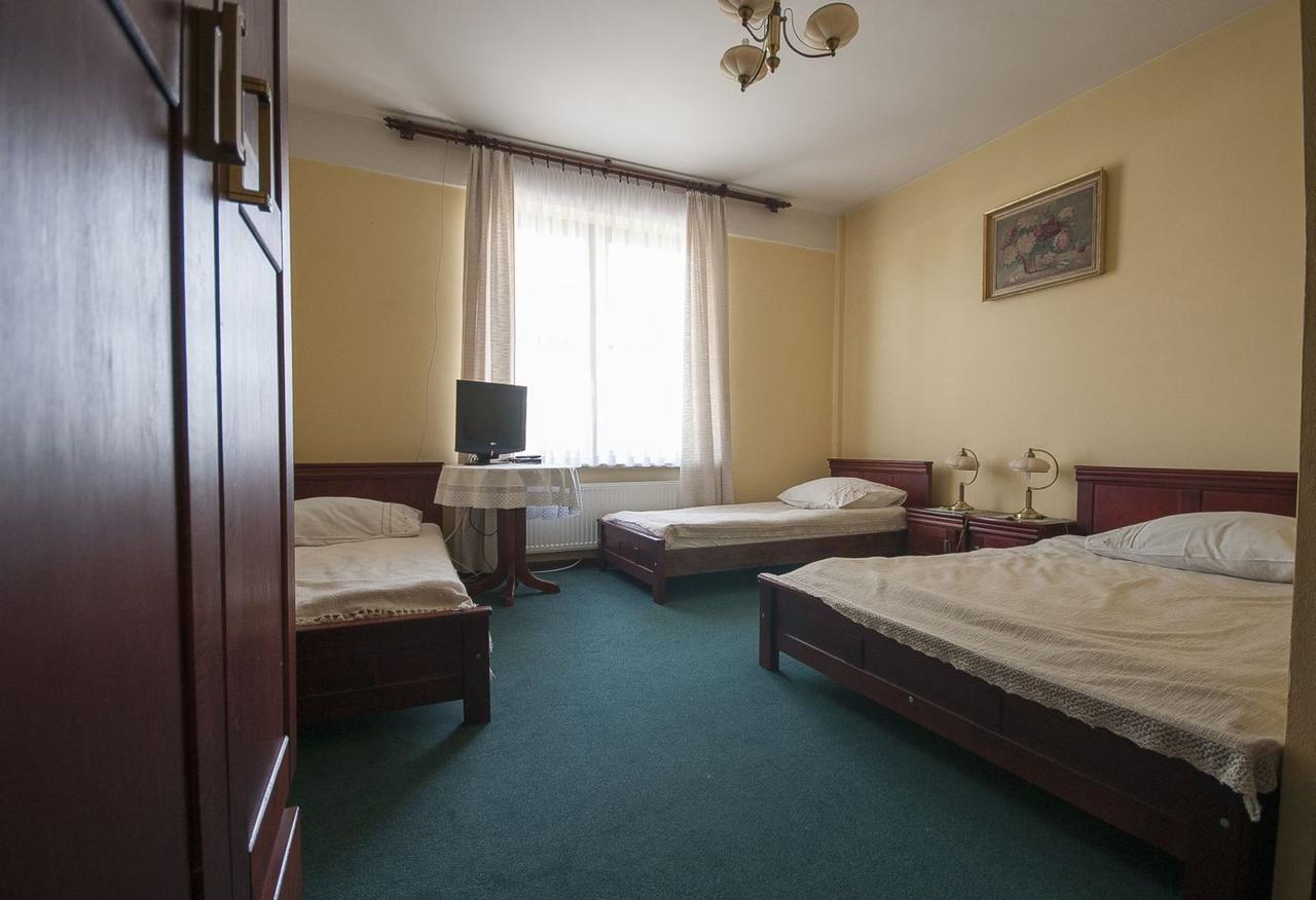 Hotel Restauracja Pod Parowozem Островець-Свентокшиський Екстер'єр фото