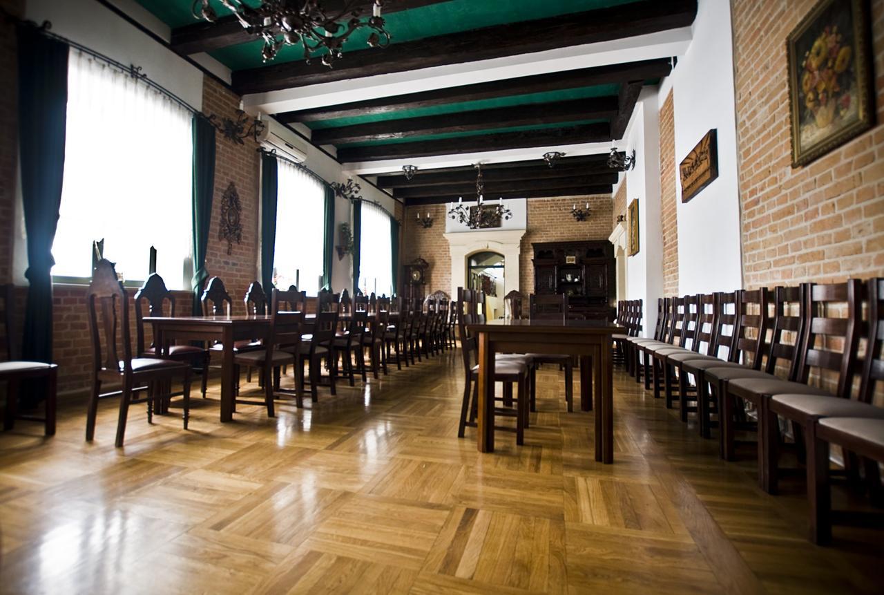Hotel Restauracja Pod Parowozem Островець-Свентокшиський Екстер'єр фото