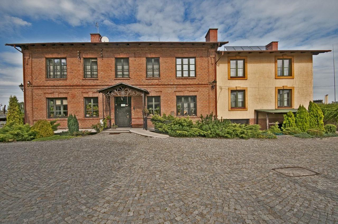 Hotel Restauracja Pod Parowozem Островець-Свентокшиський Екстер'єр фото