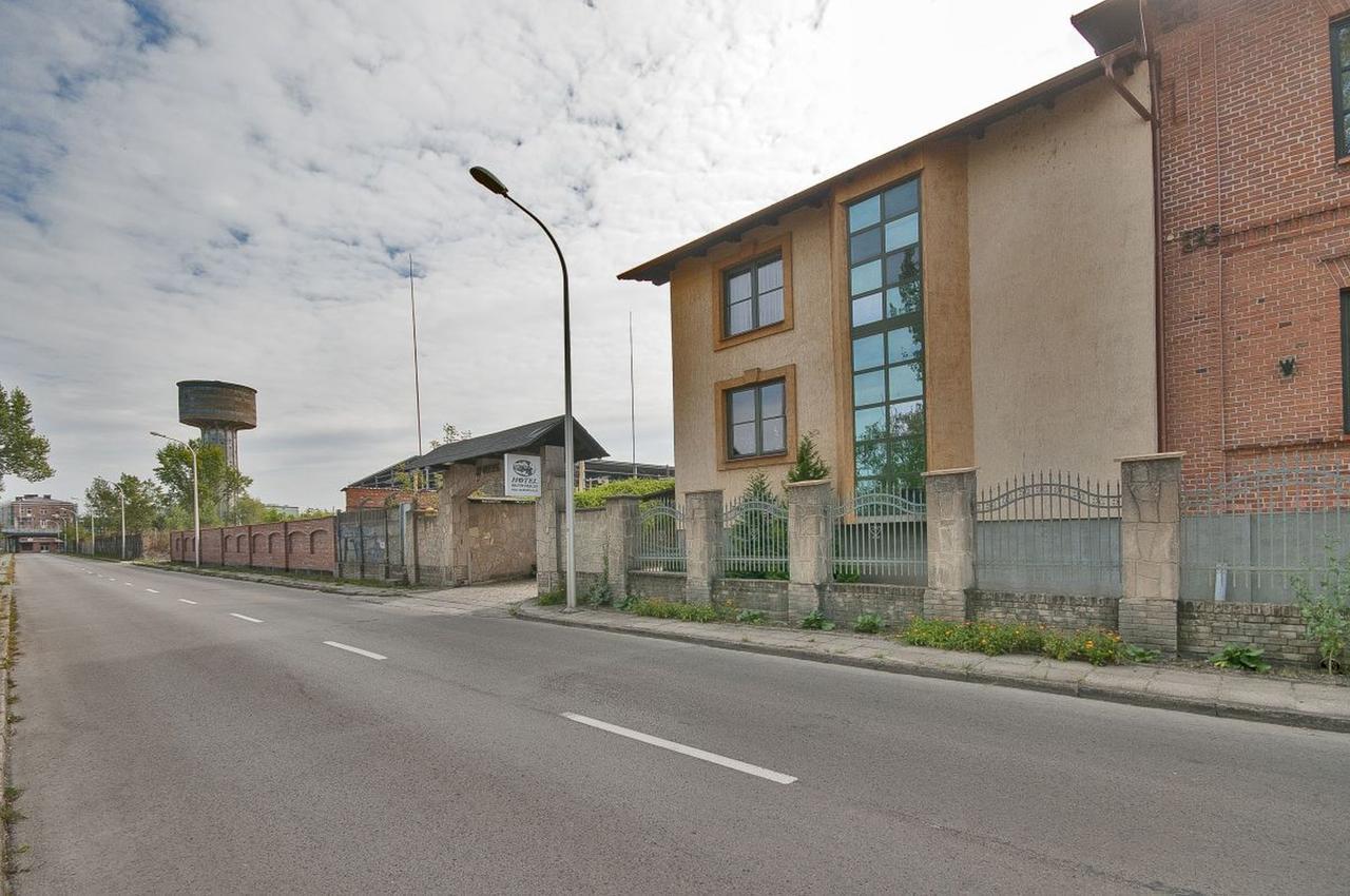 Hotel Restauracja Pod Parowozem Островець-Свентокшиський Екстер'єр фото