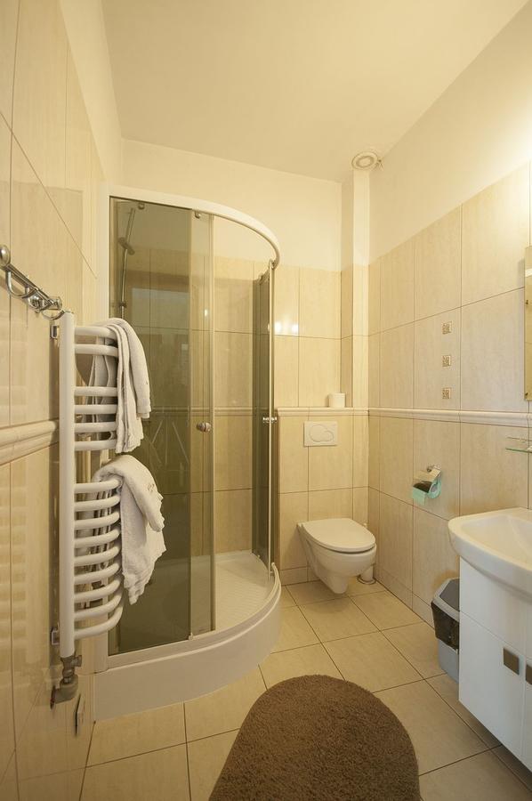 Hotel Restauracja Pod Parowozem Островець-Свентокшиський Екстер'єр фото